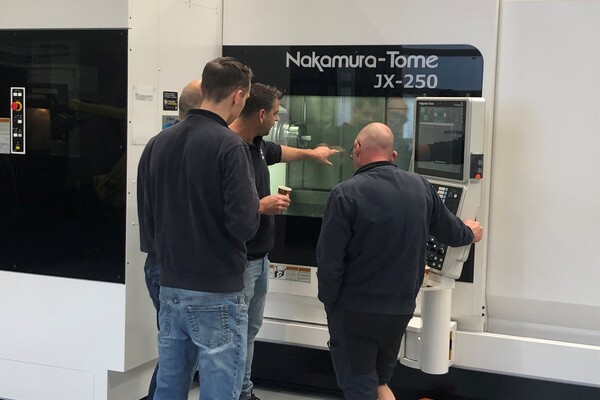 Onze nieuwe Nakamura-Tome JX-250 staat!